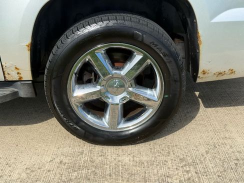 Used 2013 Chevrolet Avalanche LTZ AWD/4WD image 11
