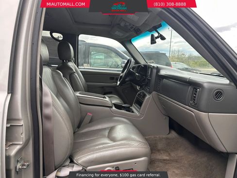 Used 2005 Chevrolet Tahoe Z71 w/ Preferred Equipment Group AWD/4WD image 19