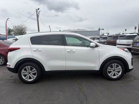 Used 2017 Kia Sportage LX w/ LX Popular Package image 7