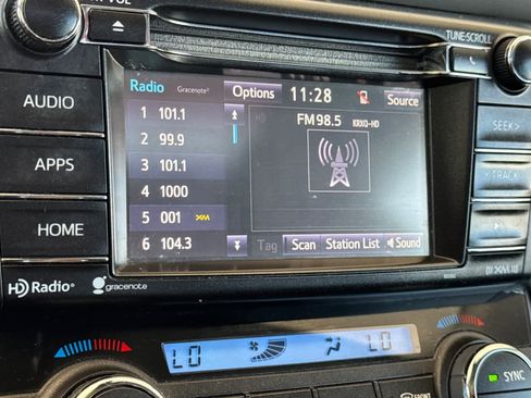 Used 2018 Toyota RAV4 XLE AWD/4WD image 18