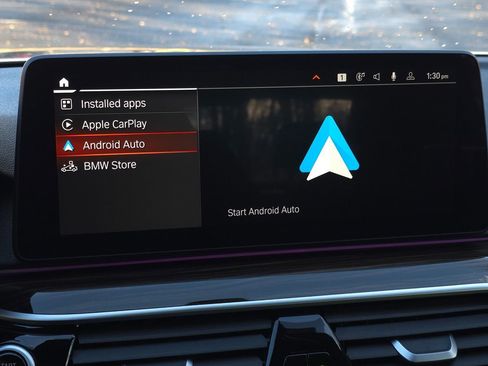 Used 2023 BMW 530e xDrive w/ Premium Package image 44