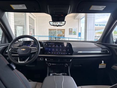 New 2026 Chevrolet Traverse LT w/ Driver Confidence Package FWD image 14