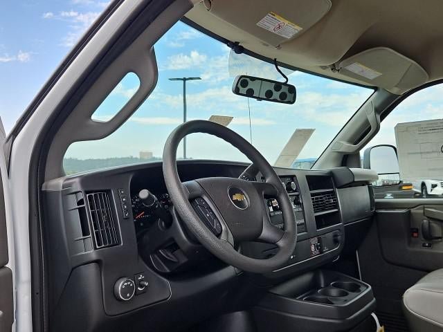 New 2026 Chevrolet Express 2500 Extended w/ Communications Package RWD image 10