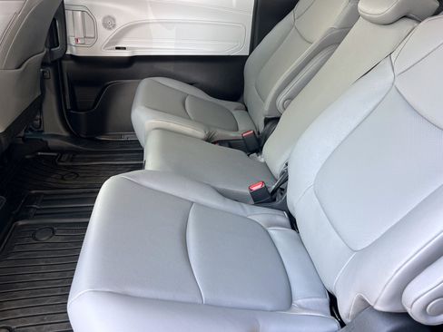 New 2026 Toyota Sienna XLE FWD image 10