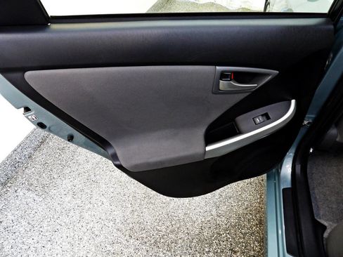 Used 2015 Toyota Prius Two FWD image 9