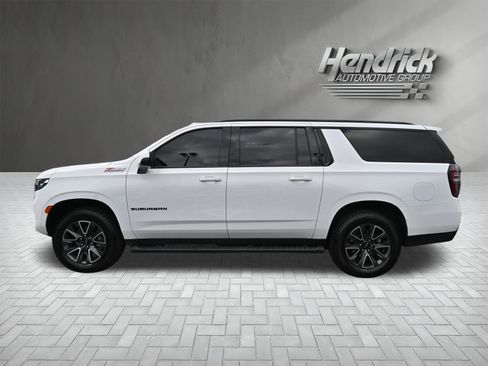 Used 2022 Chevrolet Suburban Z71 w/ Luxury Package image 10