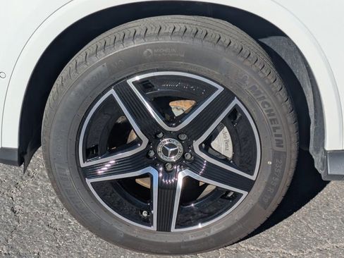 Certified 2025 Mercedes-Benz GLC 300 image 23