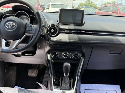 Used 2018 Toyota Yaris iA FWD image 9