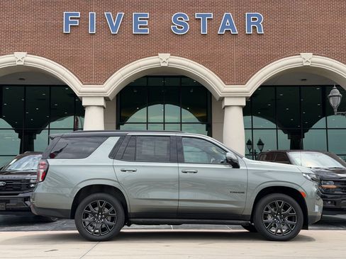 Used 2024 Chevrolet Tahoe RST w/ Luxury Package AWD/4WD image 3