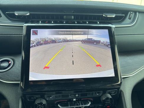 New 2025 Jeep Grand Cherokee L Limited image 15