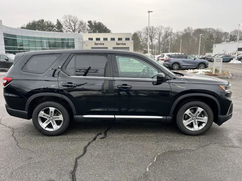 Used 2025 Honda Pilot EX-L image 2