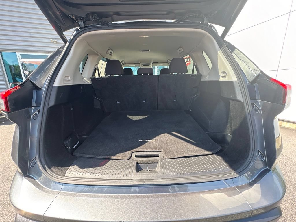 Used 2024 Nissan Rogue SV FWD image 9