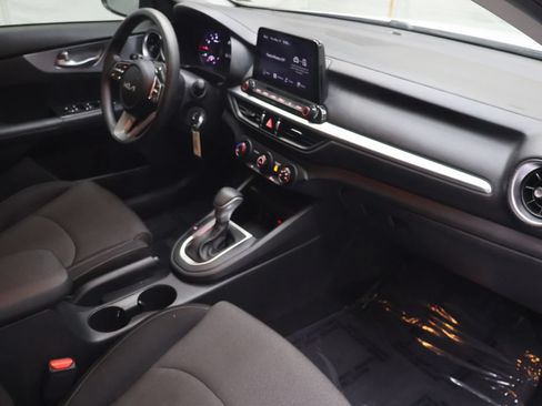 Used 2023 Kia Forte LXS w/ LXS Technology Package FWD image 10