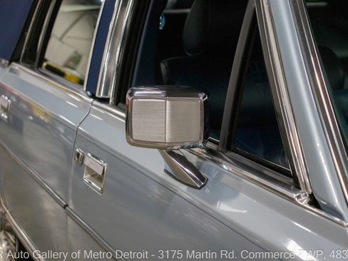 Used 1986 Lincoln Town Car image 39