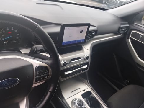 Used 2022 Ford Explorer XLT w/ Class IV Trailer Tow Package image 12