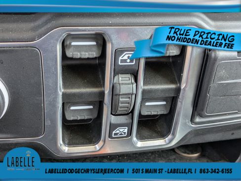 Used 2023 Jeep Wrangler Unlimited Sahara w/ Cold Weather Group AWD/4WD image 27