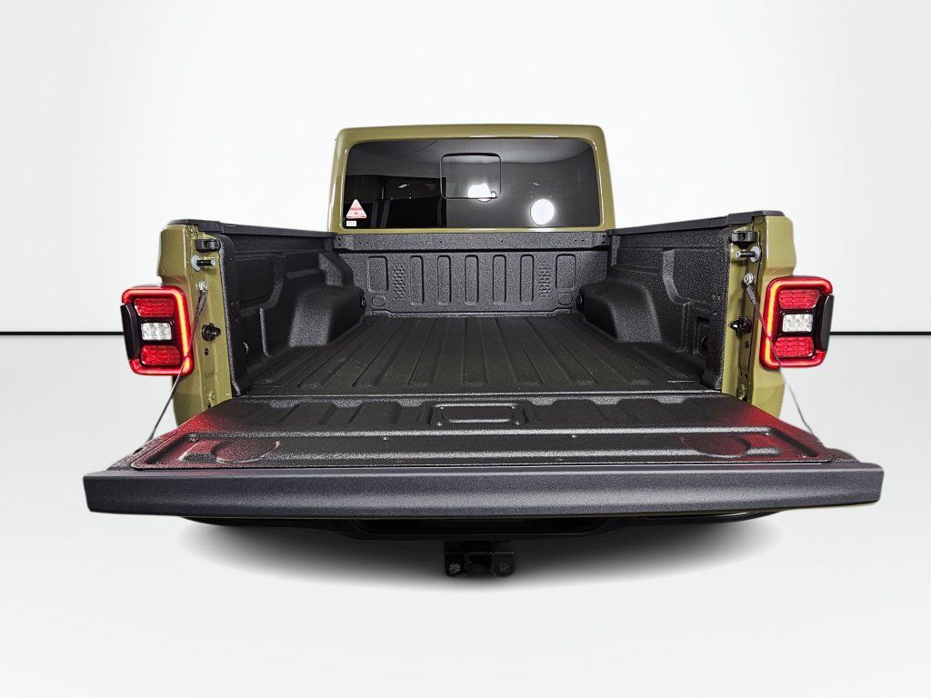 New 2026 Jeep Gladiator Sport AWD/4WD image 18