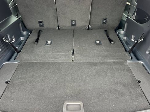 Used 2025 Ford Explorer Active w/ Active Comfort Package image 16