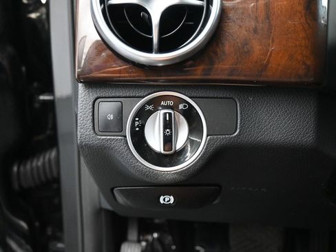 Used 2015 Mercedes-Benz GLK 350 2WD image 12