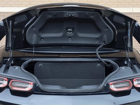 Used 2019 Chevrolet Camaro SS RWD image 18