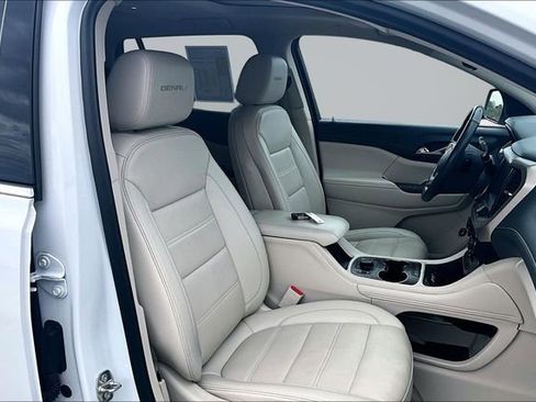 Used 2022 GMC Acadia Denali w/ Denali Ultimate Package AWD/4WD image 7