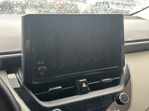 Used 2023 Toyota Corolla LE FWD image 11