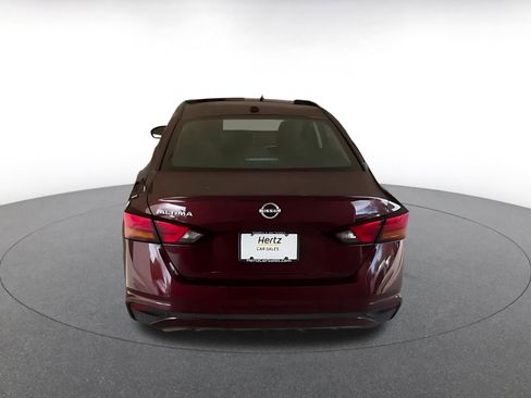 Used 2025 Nissan Altima 2.5 SV FWD image 11