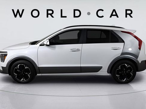 Used 2023 Kia Niro Wave image 4