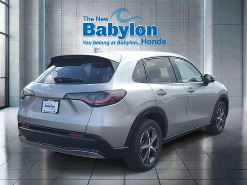 Used 2024 Honda HR-V EX-L image 4