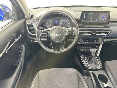 Used 2022 Kia Seltos Nightfall Edition image 10