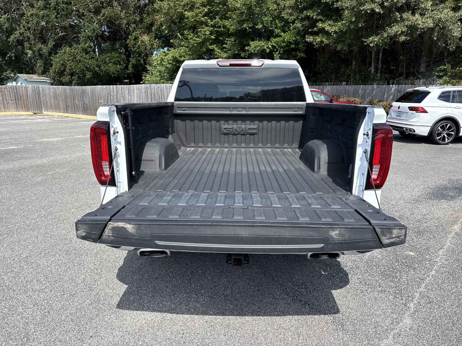 Used 2023 GMC Sierra 1500 SLT w/ X31 Off-Road Package AWD/4WD image 28