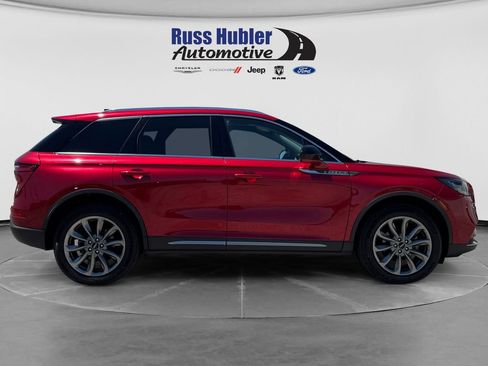 Used 2022 Lincoln Corsair AWD w/ Premium Package image 8