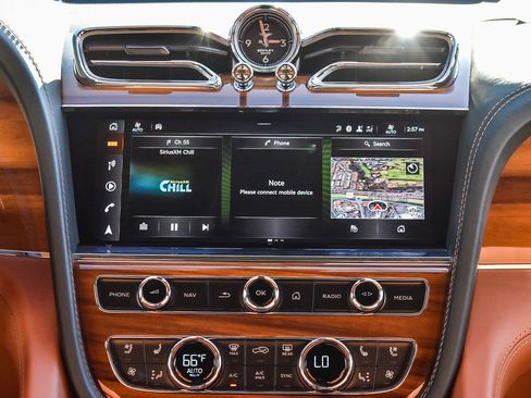 Used 2023 Bentley Bentayga Azure image 16