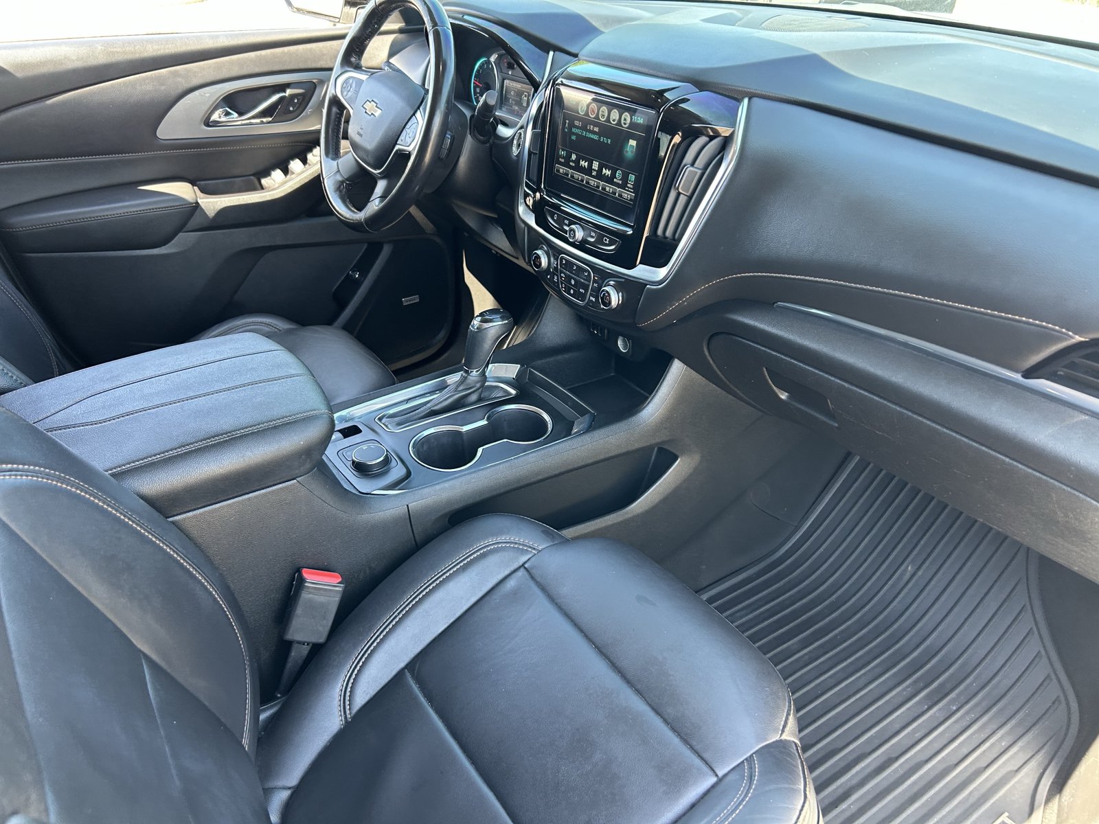 Used 2018 Chevrolet Traverse RS FWD image 13