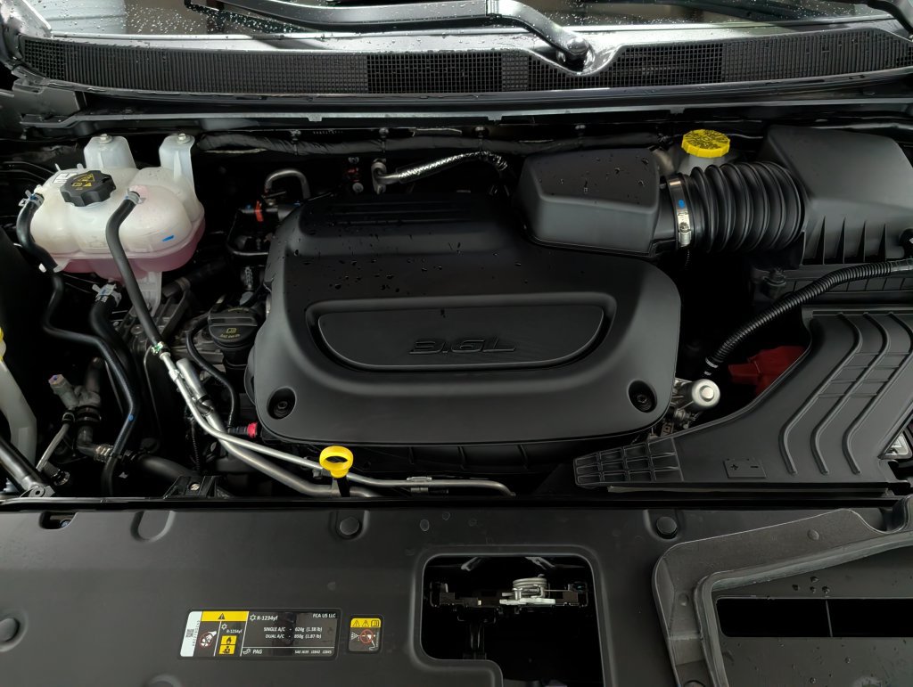 Used 2027 Chrysler Pacifica Limited FWD image 29