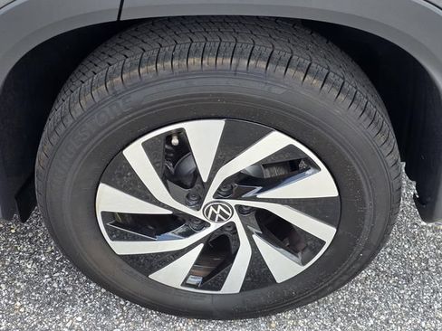 Used 2025 Volkswagen Tiguan S FWD image 34