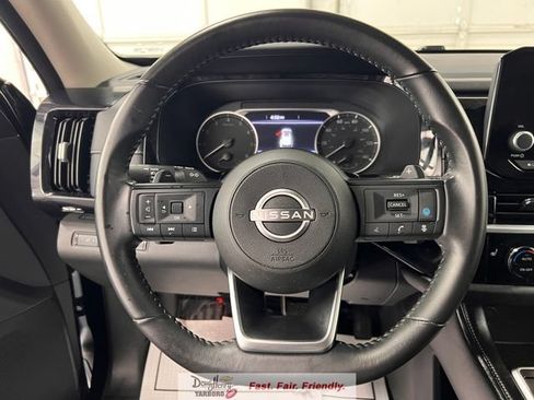 Used 2025 Nissan Pathfinder SV FWD image 43