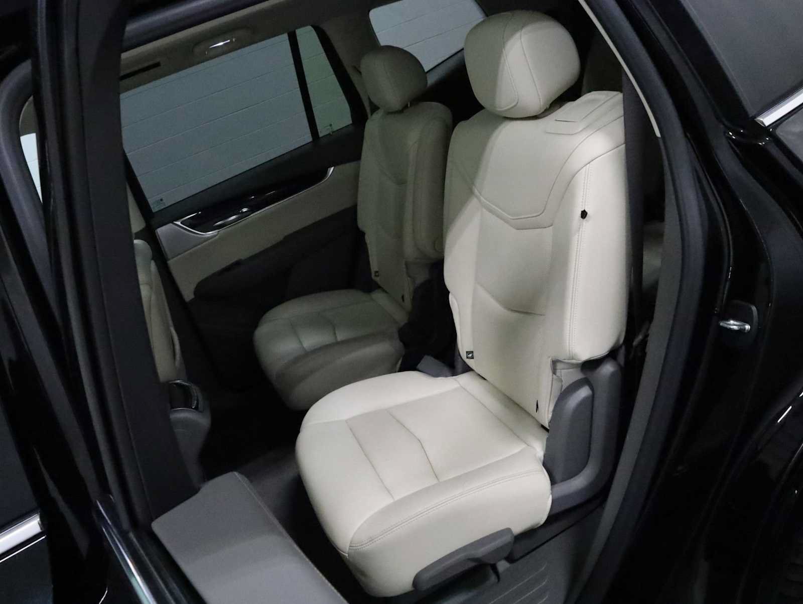 Used 2020 Cadillac XT6 Premium Luxury AWD/4WD image 34