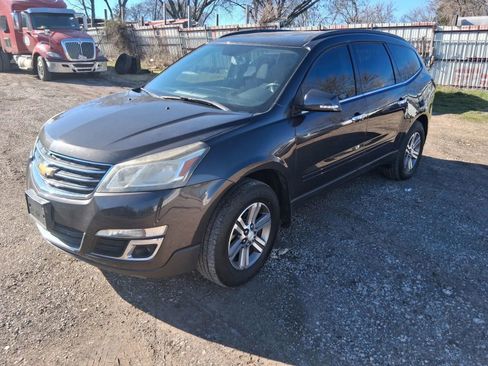 Used 2016 Chevrolet Traverse LT image 1