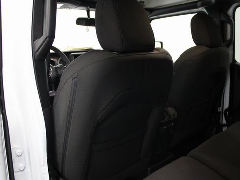 Used 2023 Jeep Wrangler Unlimited image 16