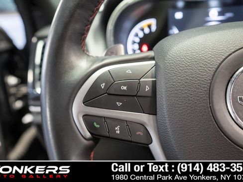 Used 2019 Jeep Grand Cherokee Trailhawk w/ Trailhawk Luxury Group AWD/4WD image 16