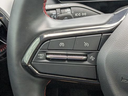 Certified 2024 Chevrolet Equinox EV RS FWD image 34