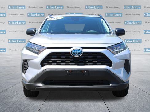 Used 2022 Toyota RAV4 LE AWD/4WD image 2