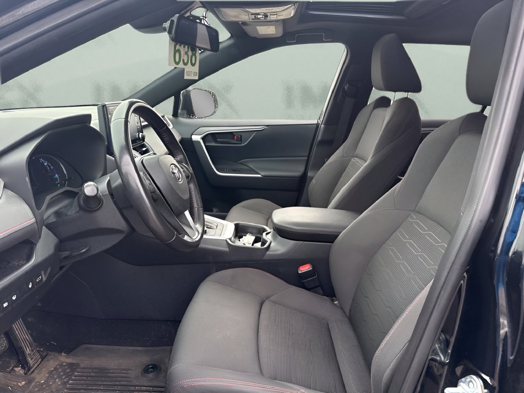 Used 2021 Toyota RAV4 SE w/ Weather & Moonroof Package AWD/4WD image 9