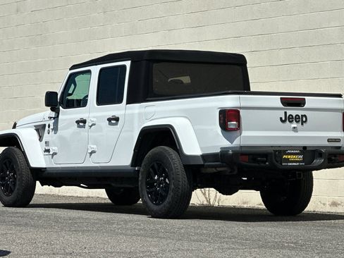 Used 2023 Jeep Gladiator Sport AWD/4WD image 6