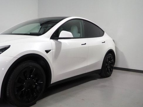 Used 2021 Tesla Model Y Long Range AWD/4WD image 44