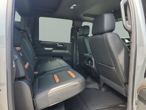 Used 2026 GMC Sierra 2500 AT4 w/ AT4 Premium Plus Package AWD/4WD image 17