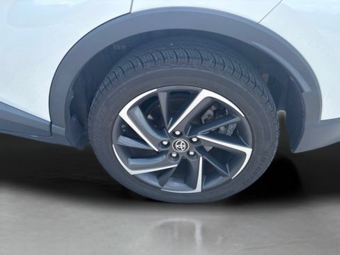 Used 2022 Toyota C-HR Limited FWD image 34