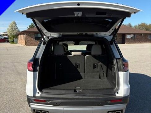 Used 2026 GMC Acadia Elevation w/ Elevation Premium Package FWD image 5