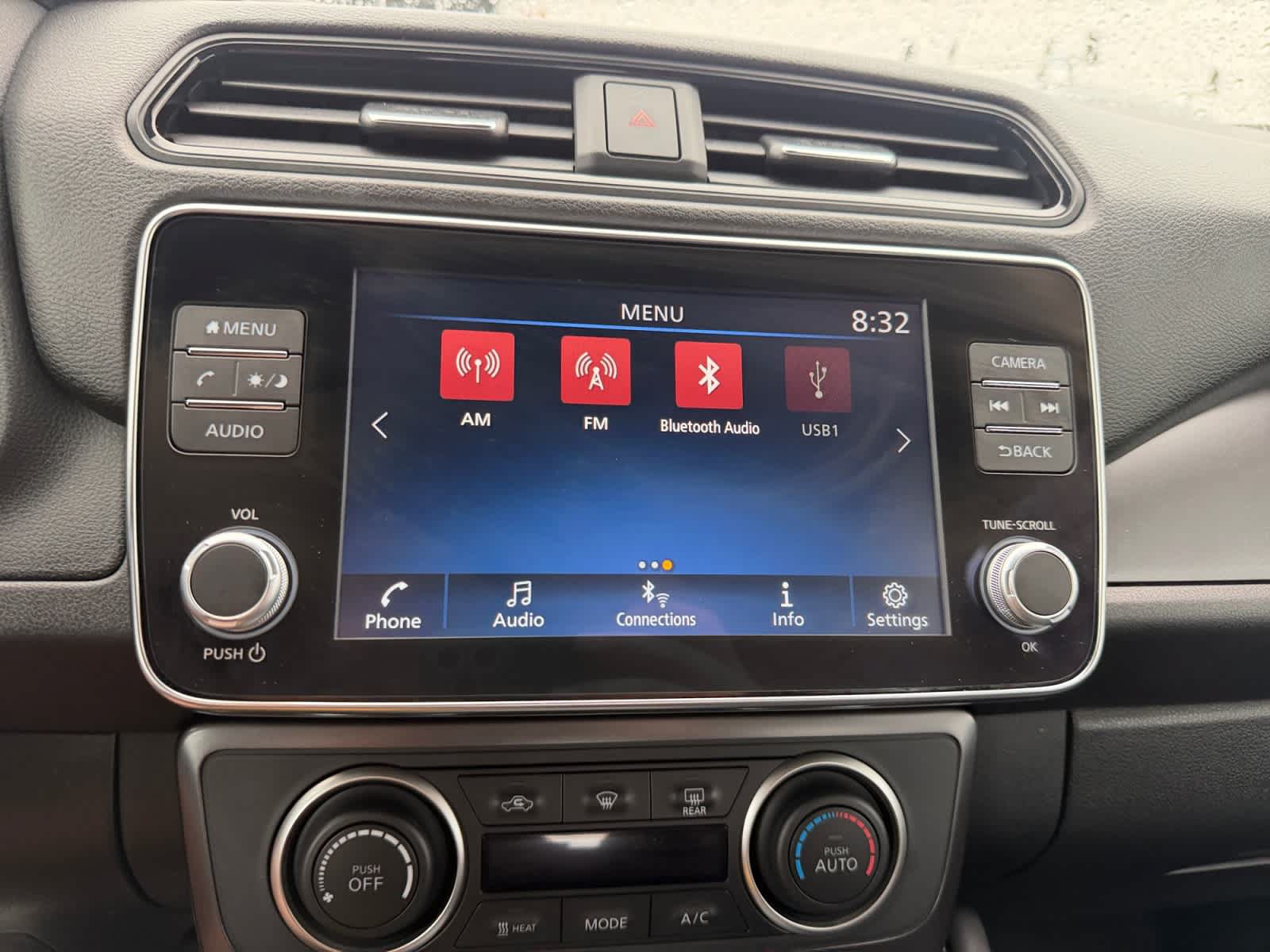 Used 2025 Nissan Leaf S FWD image 23